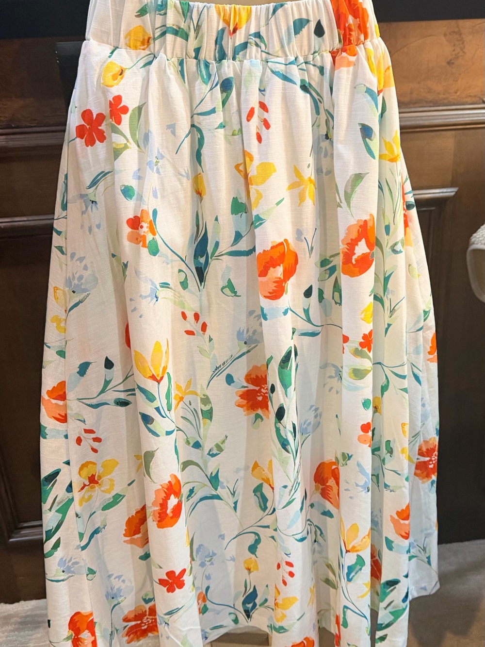 NWT SIZE XS Floral White Midi Skirt with Coral and Yellow Blooms - Picture 4 of 9
